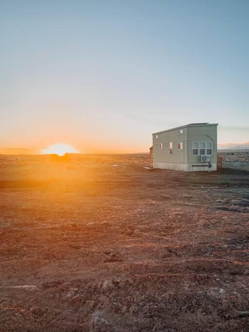 Grand Canyon Hideaway Tiny Home ヴァジェ エクステリア 写真