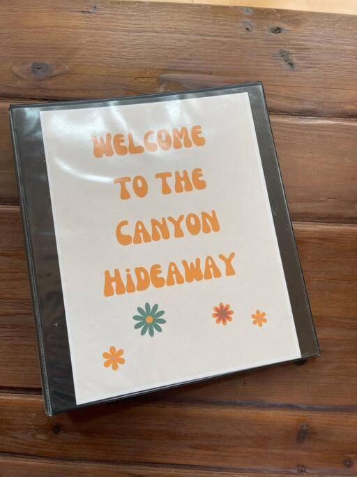 Grand Canyon Hideaway Tiny Home ヴァジェ エクステリア 写真