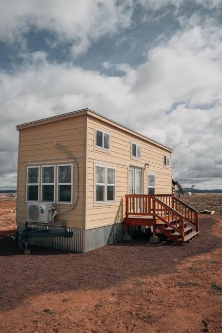 Grand Canyon Hideaway Tiny Home ヴァジェ エクステリア 写真